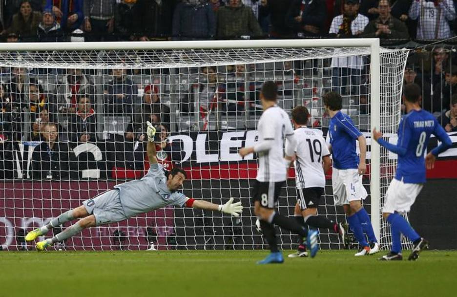 Il gol di Kroos,  l&#39;1-0 tedesco. Reuters
